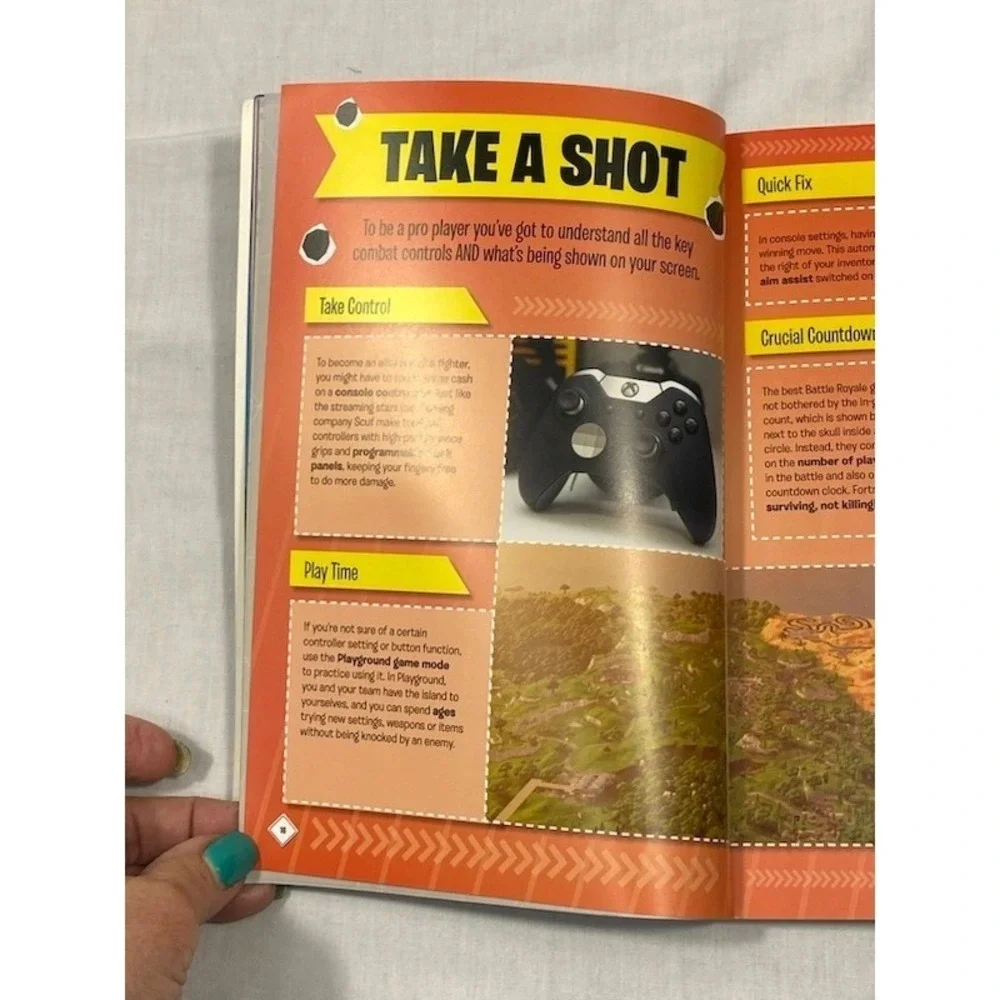 Fortnite Battle Royale Pro‎ Gamer Guide Book Tips Tricks Strategy Guide